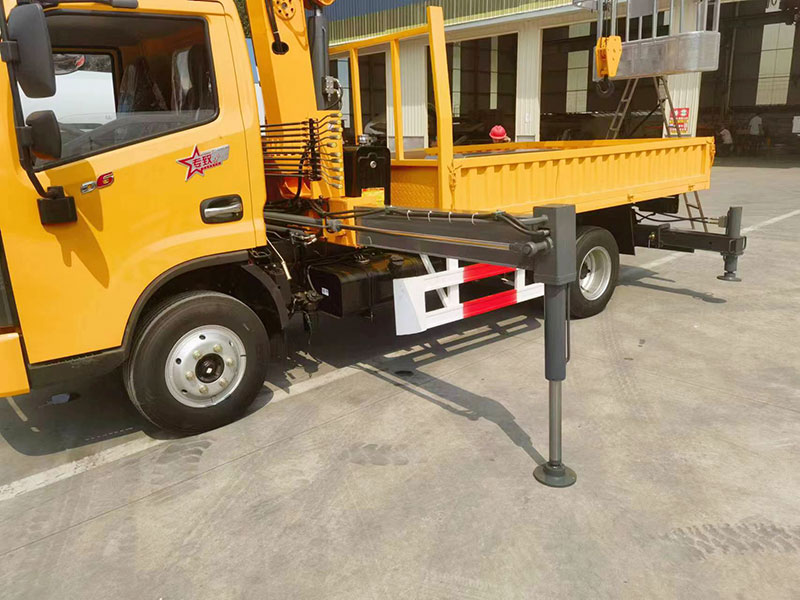 23米高空作業(yè)車